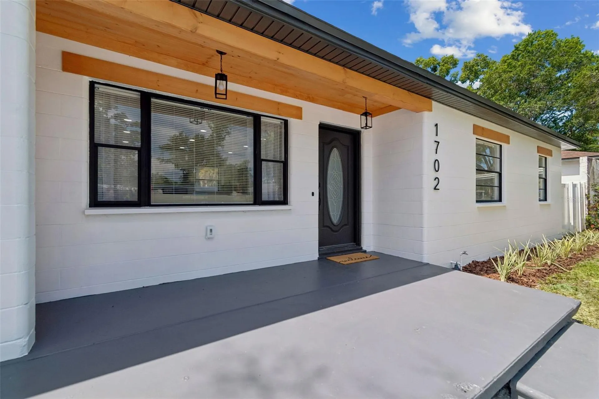1702 W Johnston Avenue Tampa FL 33603