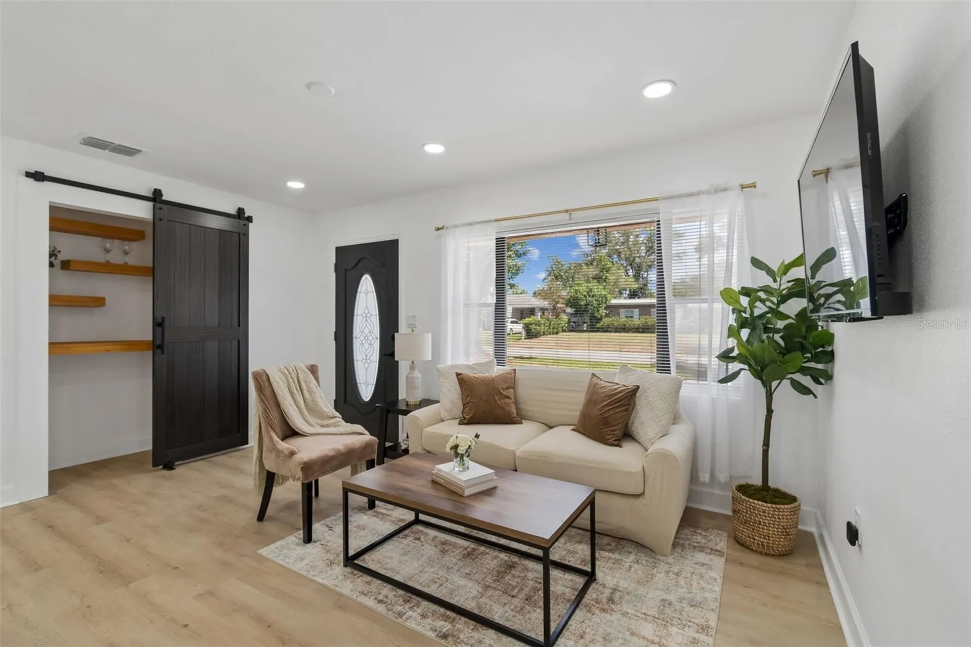 1702 W Johnston Avenue Tampa FL 33603