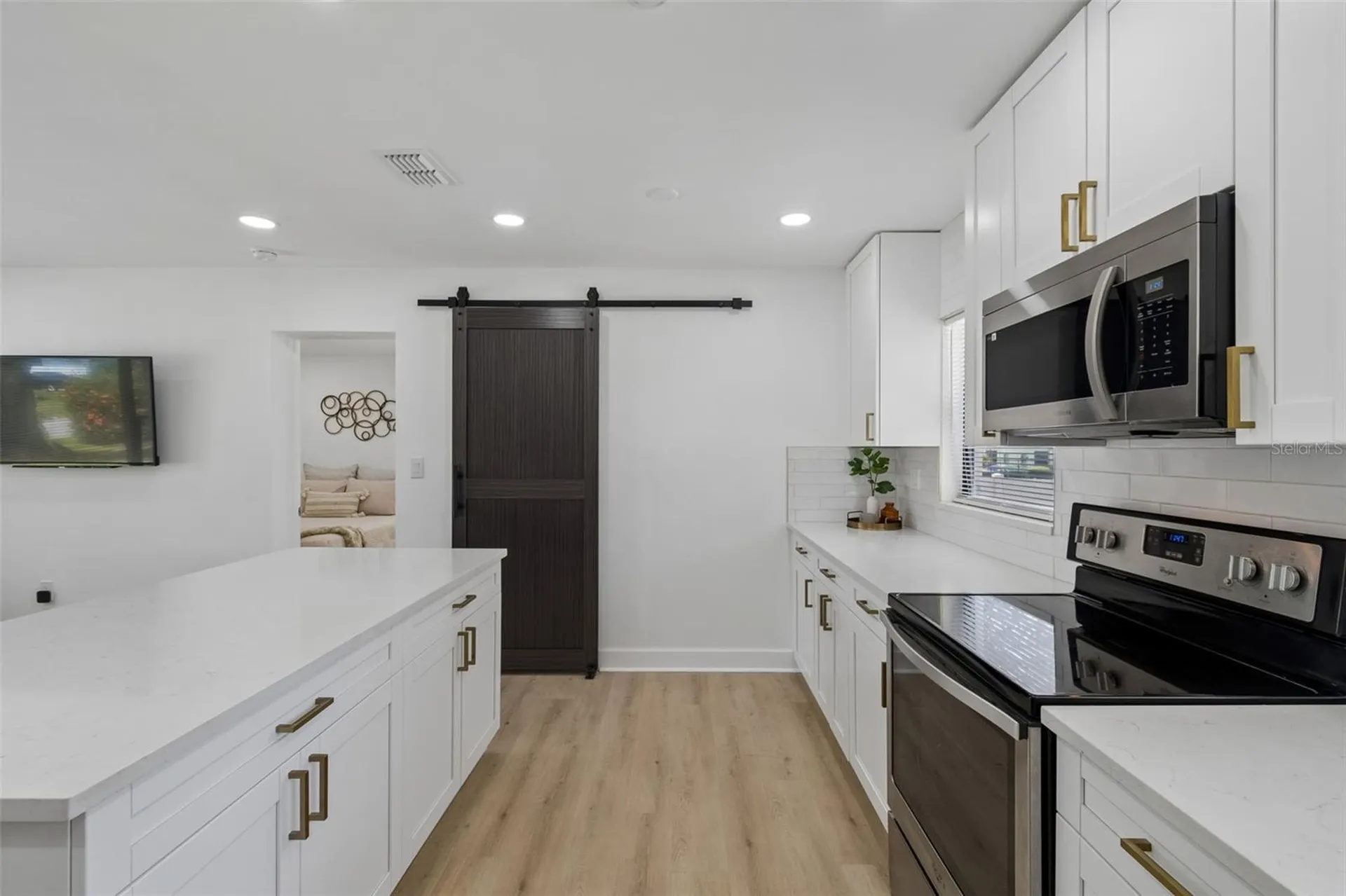 1702 W Johnston Avenue Tampa FL 33603