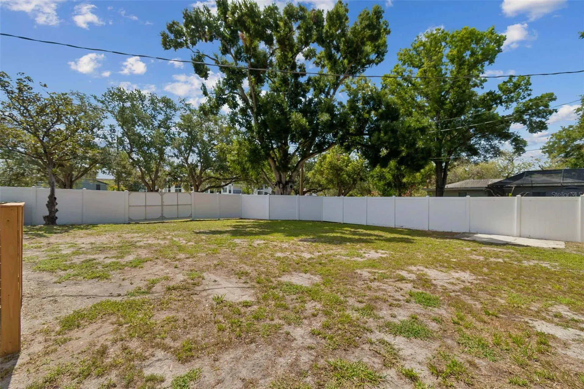 1702 W Johnston Avenue Tampa FL 33603