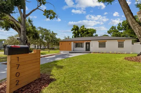 1702 W Johnston Avenue Tampa FL 33603