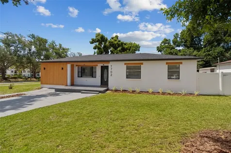 1702 W Johnston Avenue Tampa FL 33603