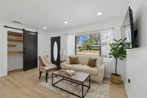 1702 W Johnston Avenue Tampa FL 33603