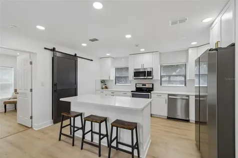 1702 W Johnston Avenue Tampa FL 33603