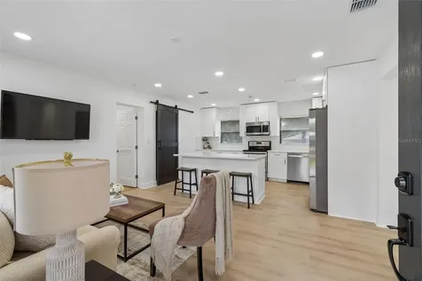 1702 W Johnston Avenue Tampa FL 33603