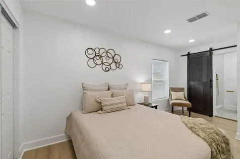 1702 W Johnston Avenue Tampa FL 33603