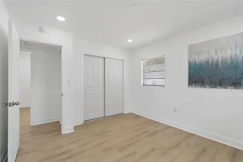 1702 W Johnston Avenue Tampa FL 33603