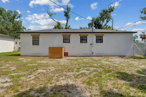 1702 W Johnston Avenue Tampa FL 33603