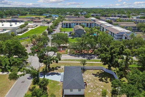 1702 W Johnston Avenue Tampa FL 33603