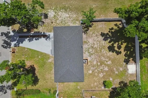 1702 W Johnston Avenue Tampa FL 33603