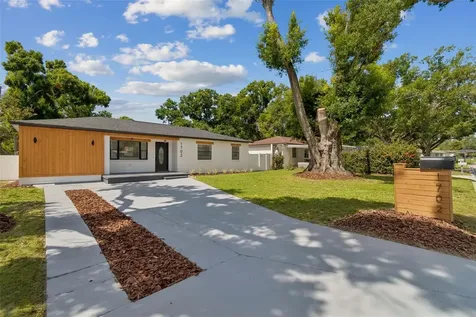 1702 W Johnston Avenue Tampa FL 33603