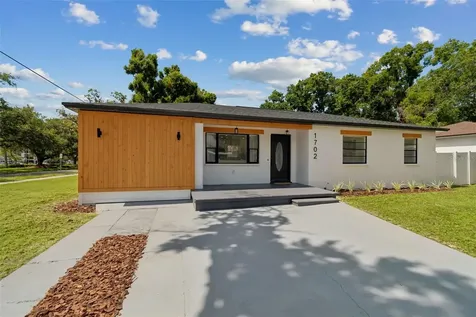 1702 W Johnston Avenue Tampa FL 33603