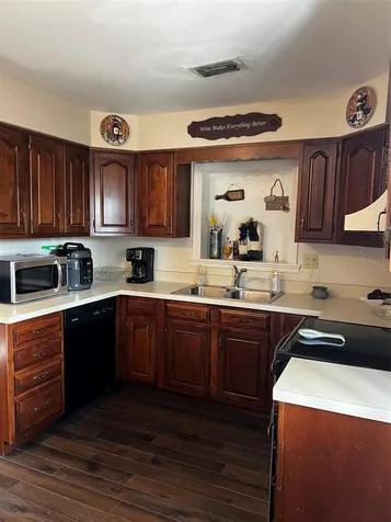 1220 S Bay Street S Eustis FL 32726