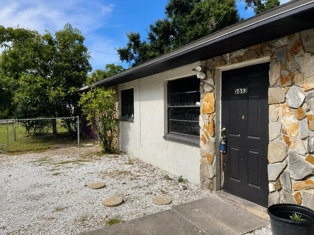 5613 7th Street Court E Bradenton FL 34203