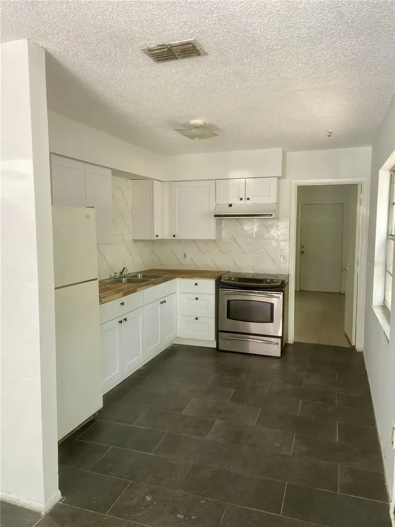 5613 7th Street Court E Bradenton FL 34203