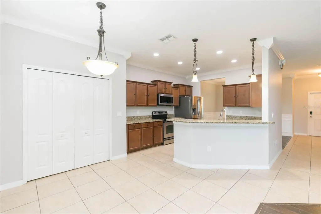 515 Vista Ridge Drive Ruskin FL 33570