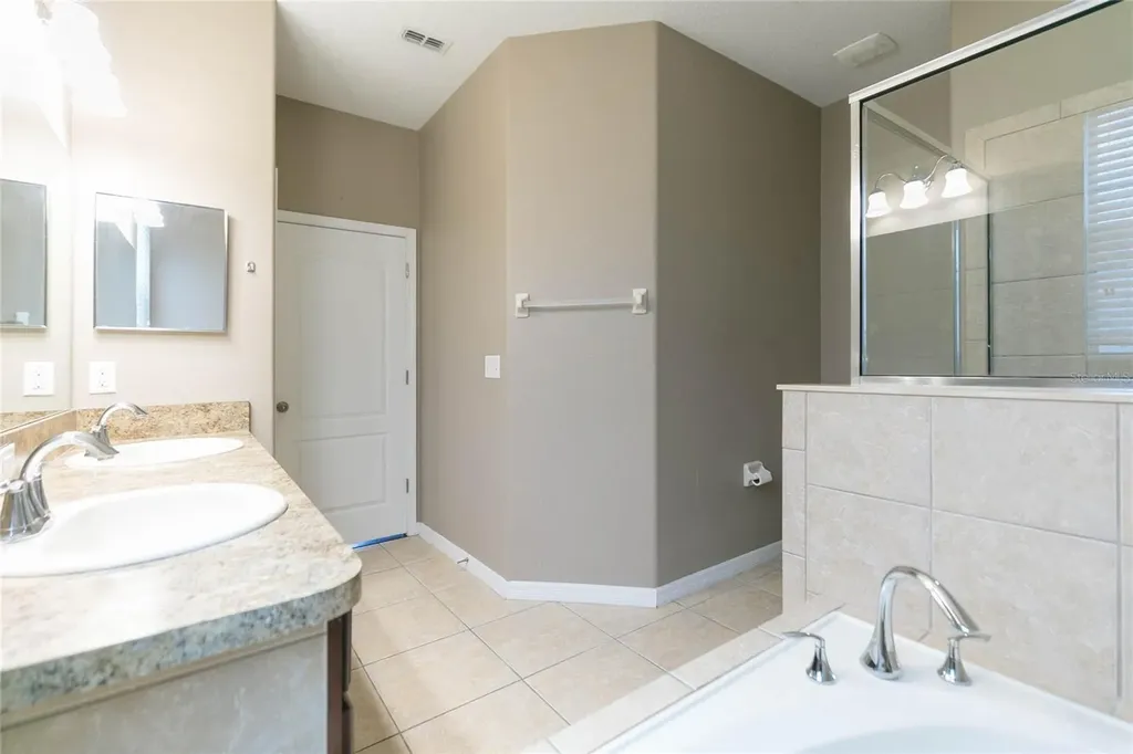 515 Vista Ridge Drive Ruskin FL 33570