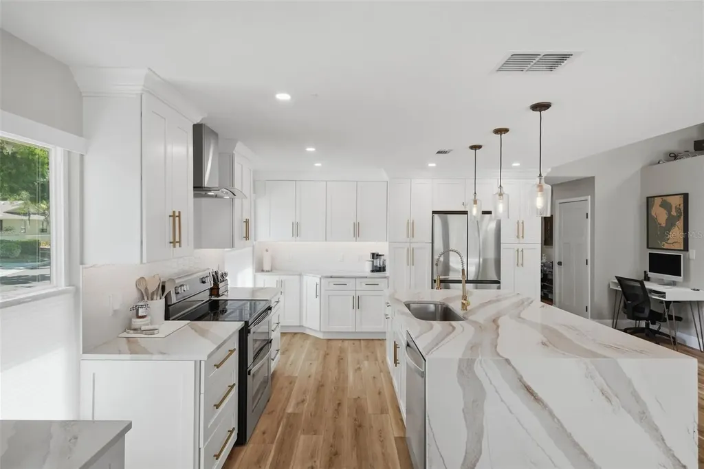 124 Colony South Drive Tarpon Springs FL 34689