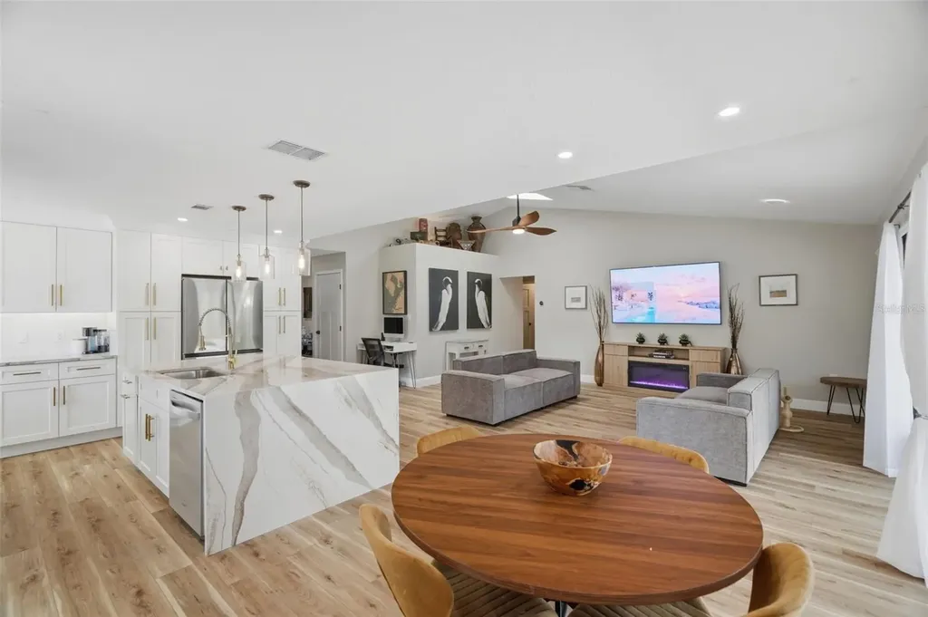 124 Colony South Drive Tarpon Springs FL 34689