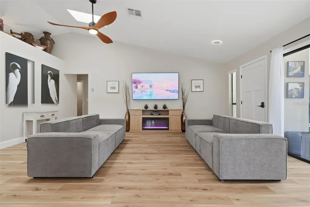 124 Colony South Drive Tarpon Springs FL 34689