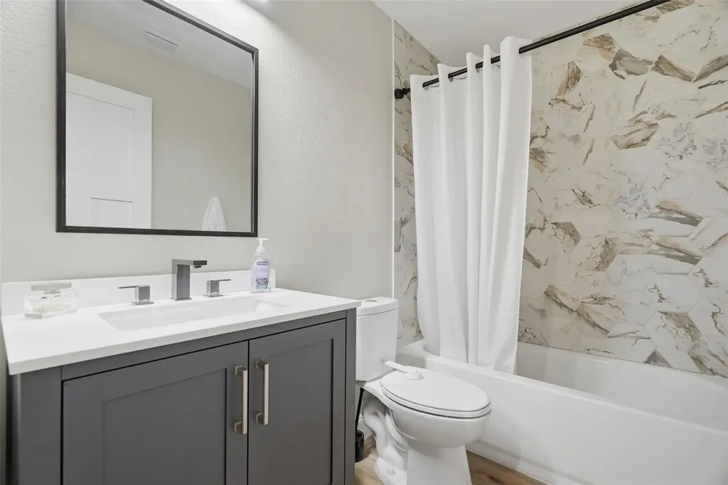 124 Colony South Drive Tarpon Springs FL 34689