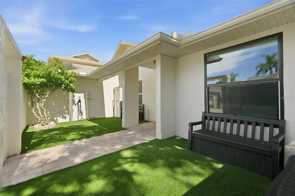 124 Colony South Drive Tarpon Springs FL 34689