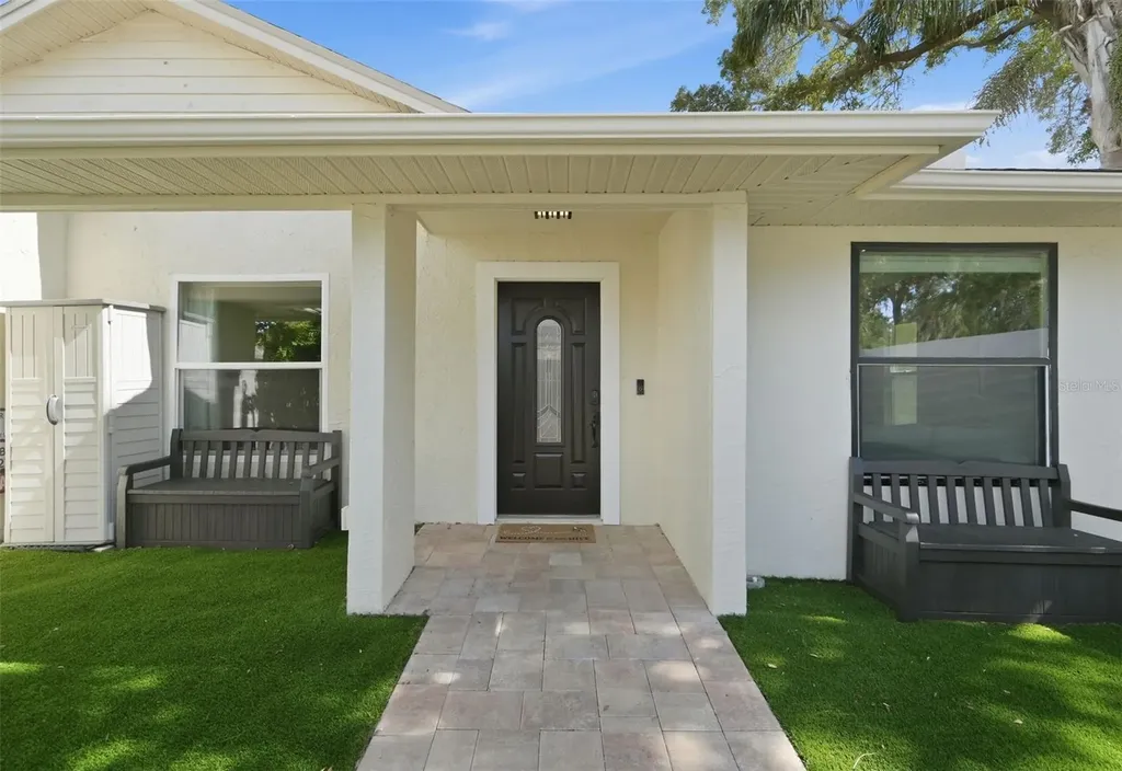 124 Colony South Drive Tarpon Springs FL 34689