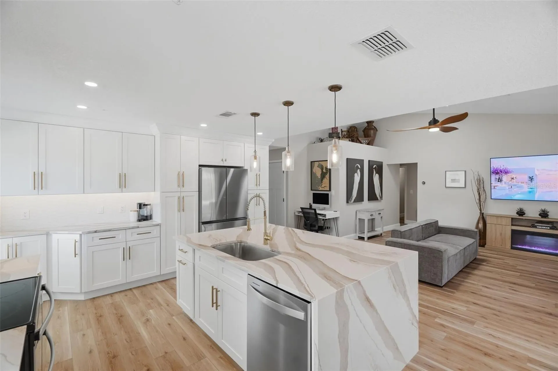 124 Colony South Drive Tarpon Springs FL 34689
