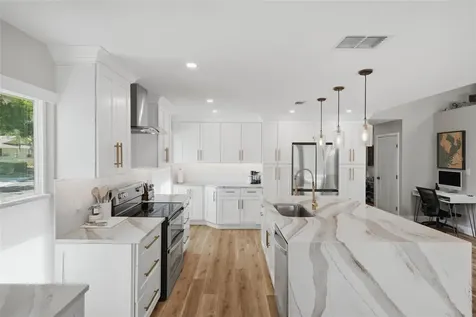 124 Colony South Drive Tarpon Springs FL 34689