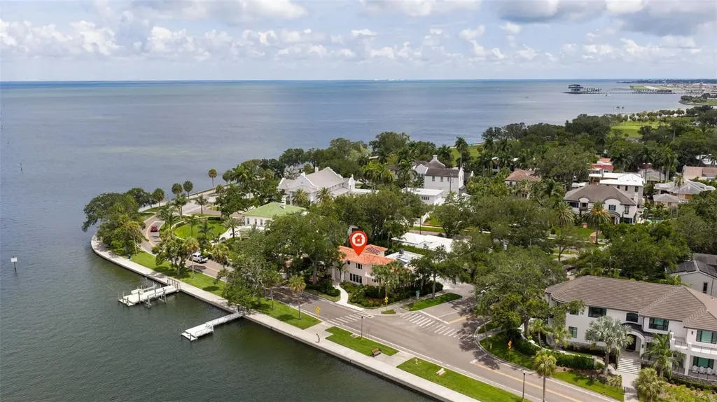 1846 Coffee Pot Boulevard NE St Petersburg FL 33704