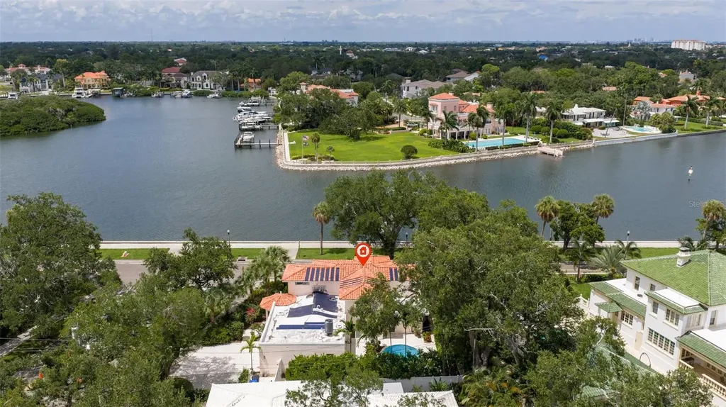 1846 Coffee Pot Boulevard NE St Petersburg FL 33704