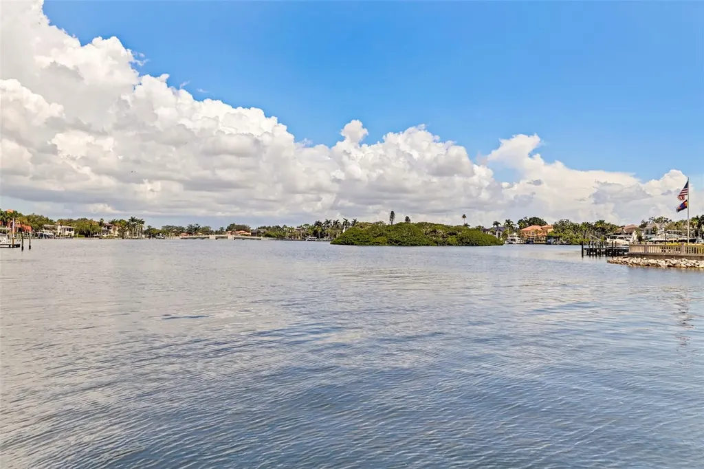 1846 Coffee Pot Boulevard NE St Petersburg FL 33704