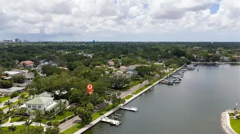 1846 Coffee Pot Boulevard NE St Petersburg FL 33704
