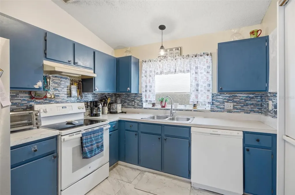 2200 Rose Brook Court Orlando FL 32817