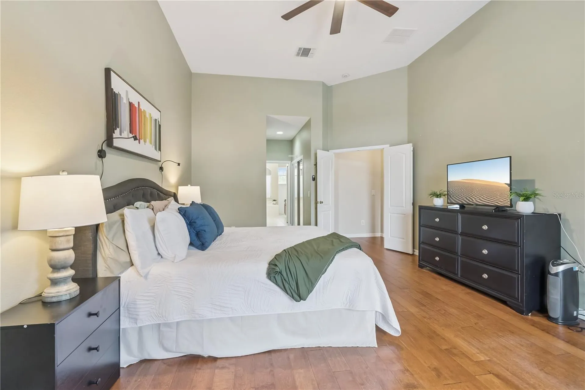 1955 Cascades Cove Drive Orlando FL 32820