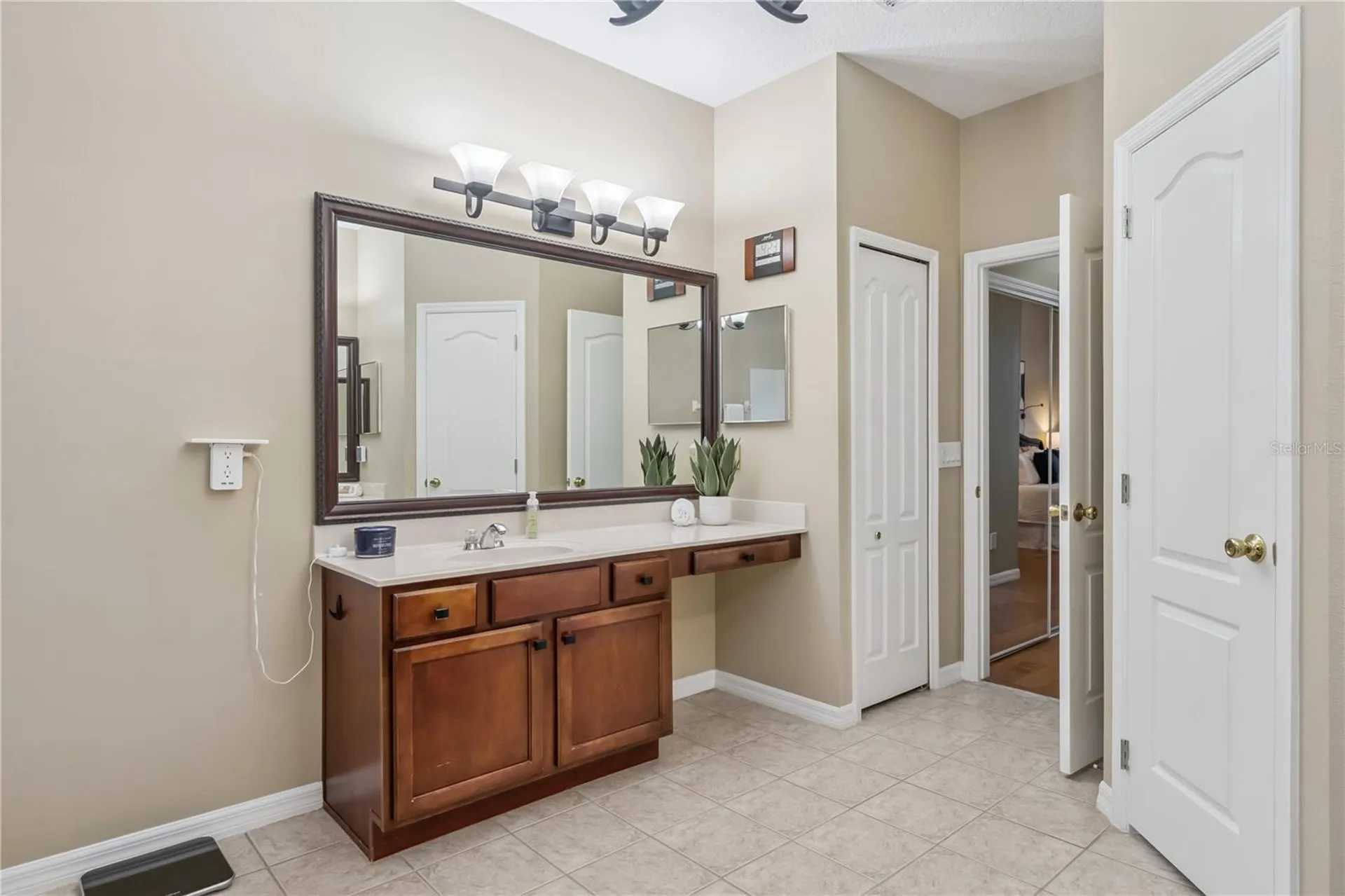 1955 Cascades Cove Drive Orlando FL 32820