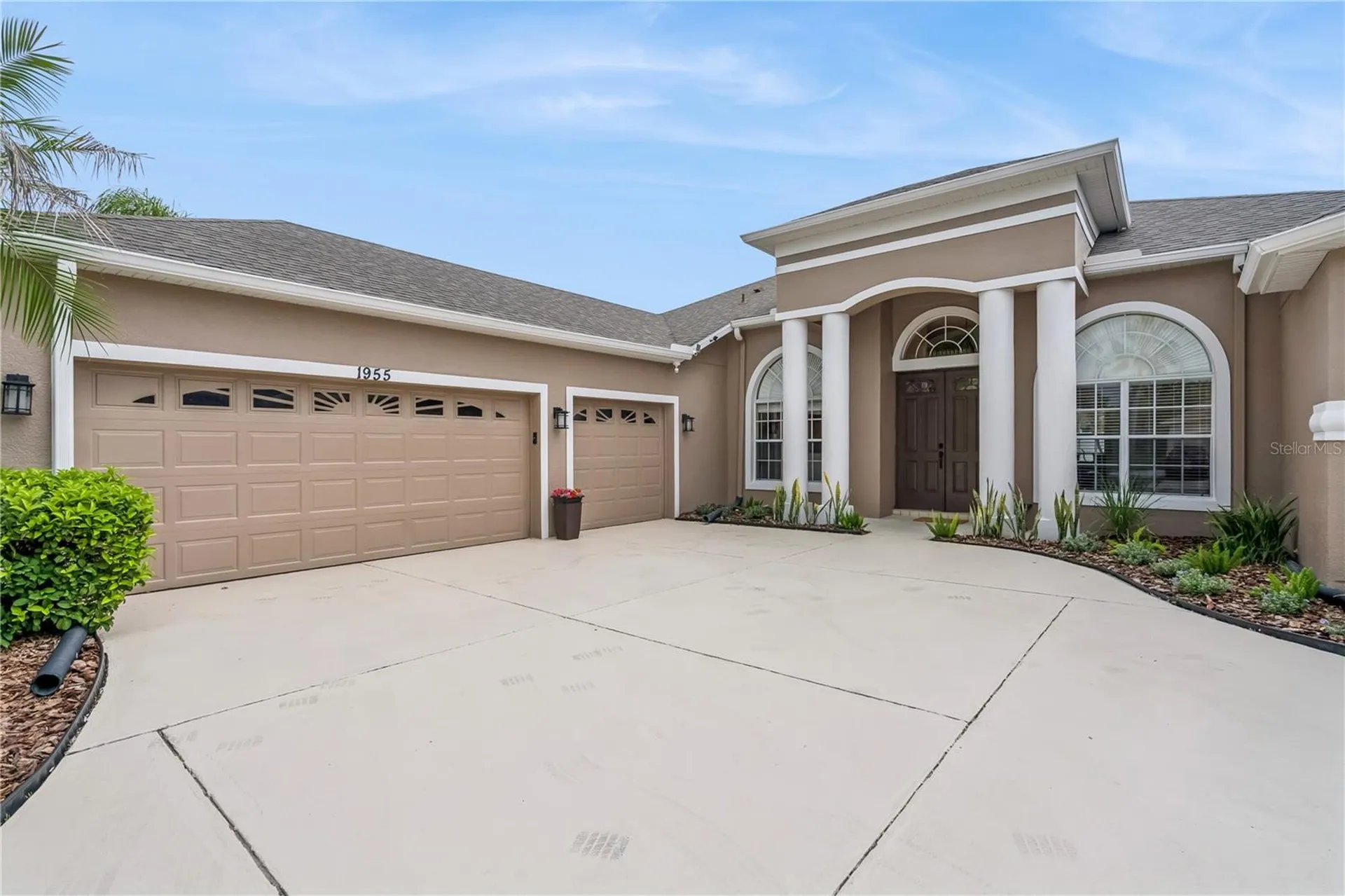1955 Cascades Cove Drive Orlando FL 32820