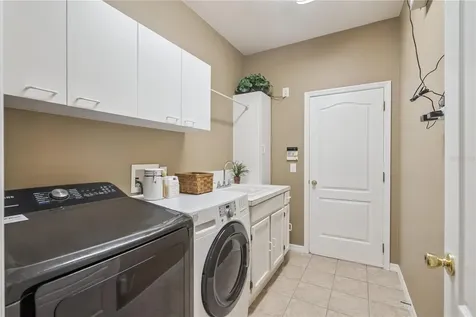 1955 Cascades Cove Drive Orlando FL 32820
