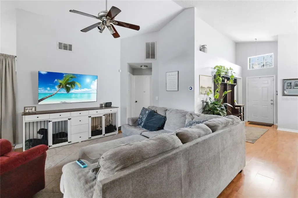 2773 Delcrest Drive Orlando FL 32817