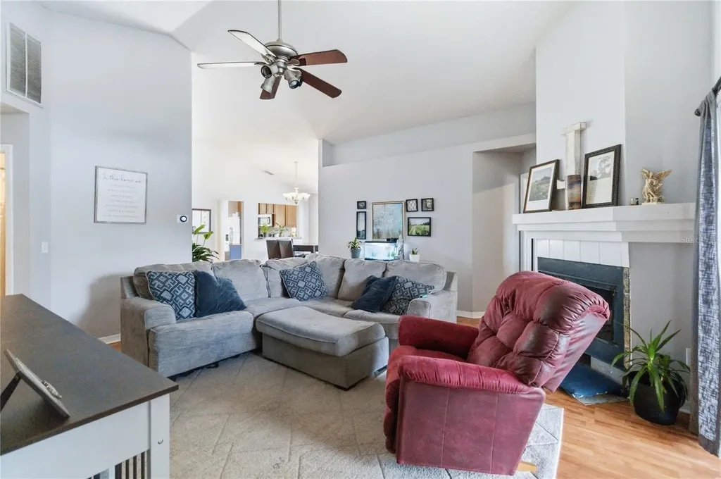 2773 Delcrest Drive Orlando FL 32817