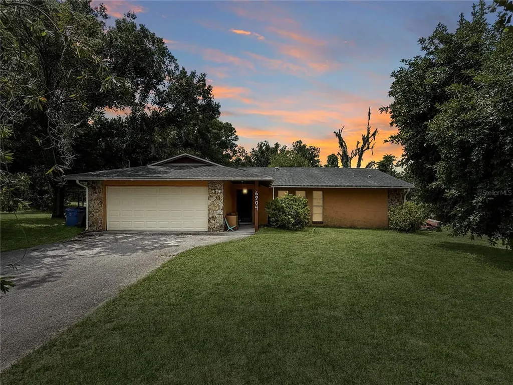 6904 Williams Road Seffner FL 33584