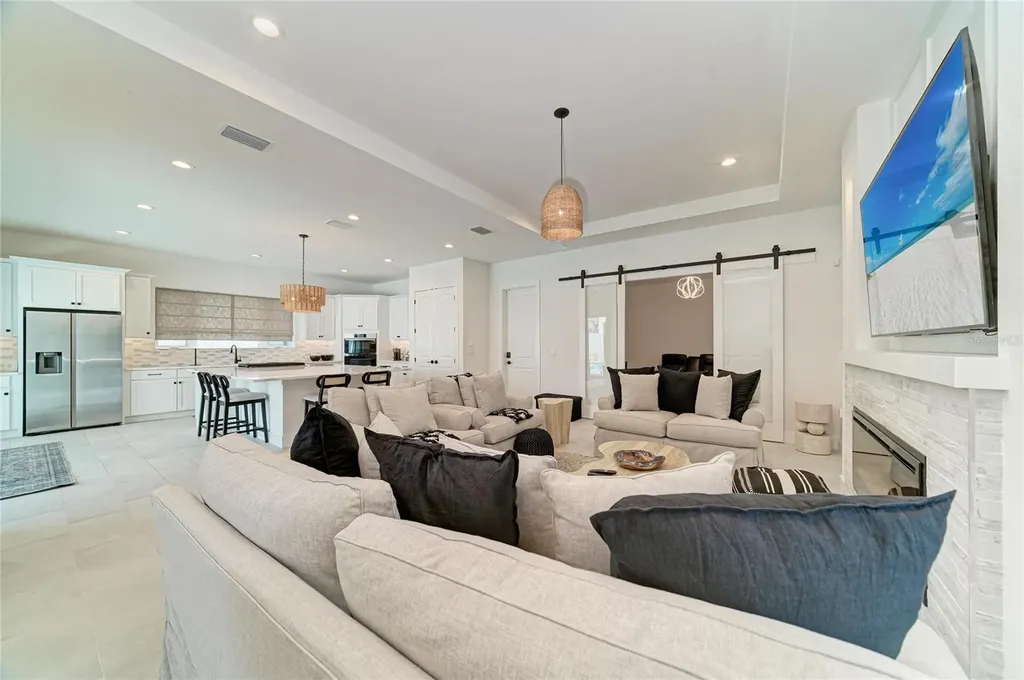 5935 Cat Claw Lane Bradenton FL 34210
