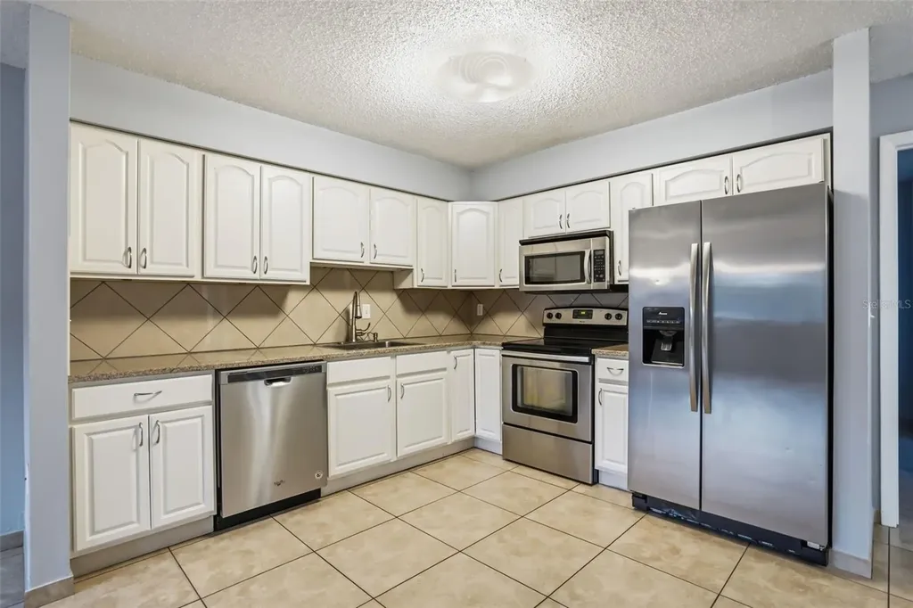 2720 S Sunrise Court Orlando FL 32806