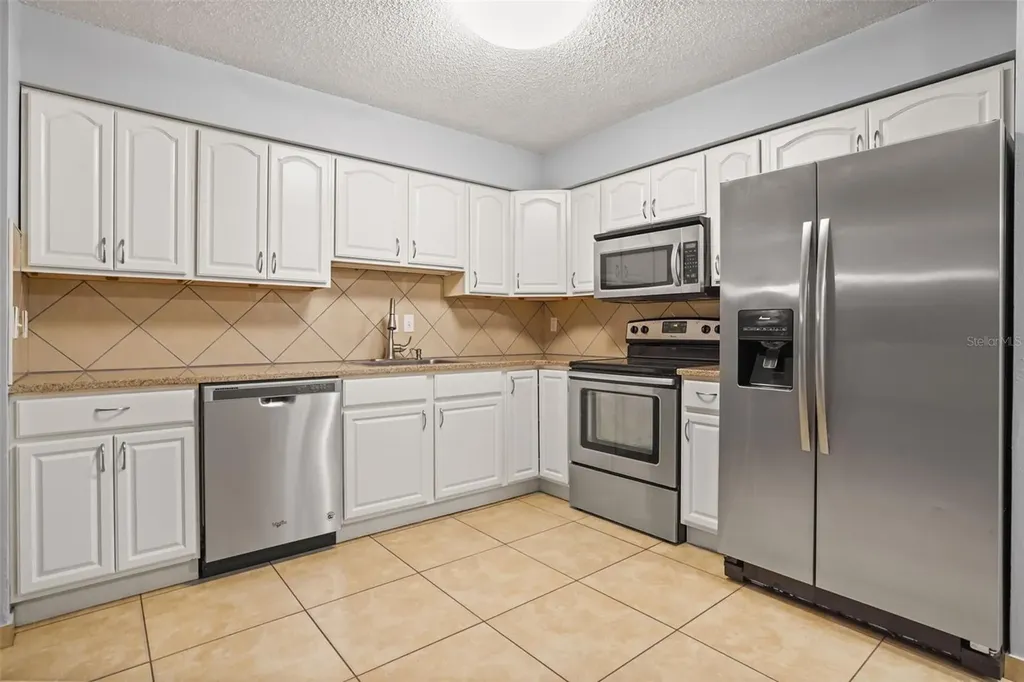 2720 S Sunrise Court Orlando FL 32806