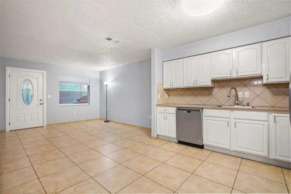 2720 S Sunrise Court Orlando FL 32806