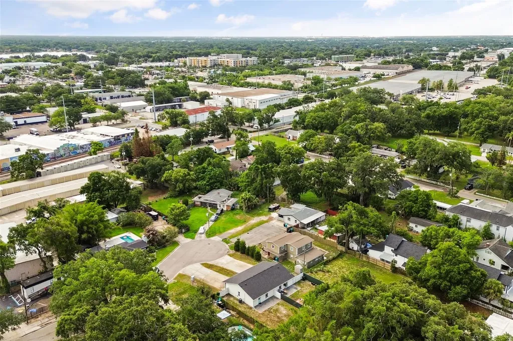 2720 S Sunrise Court Orlando FL 32806