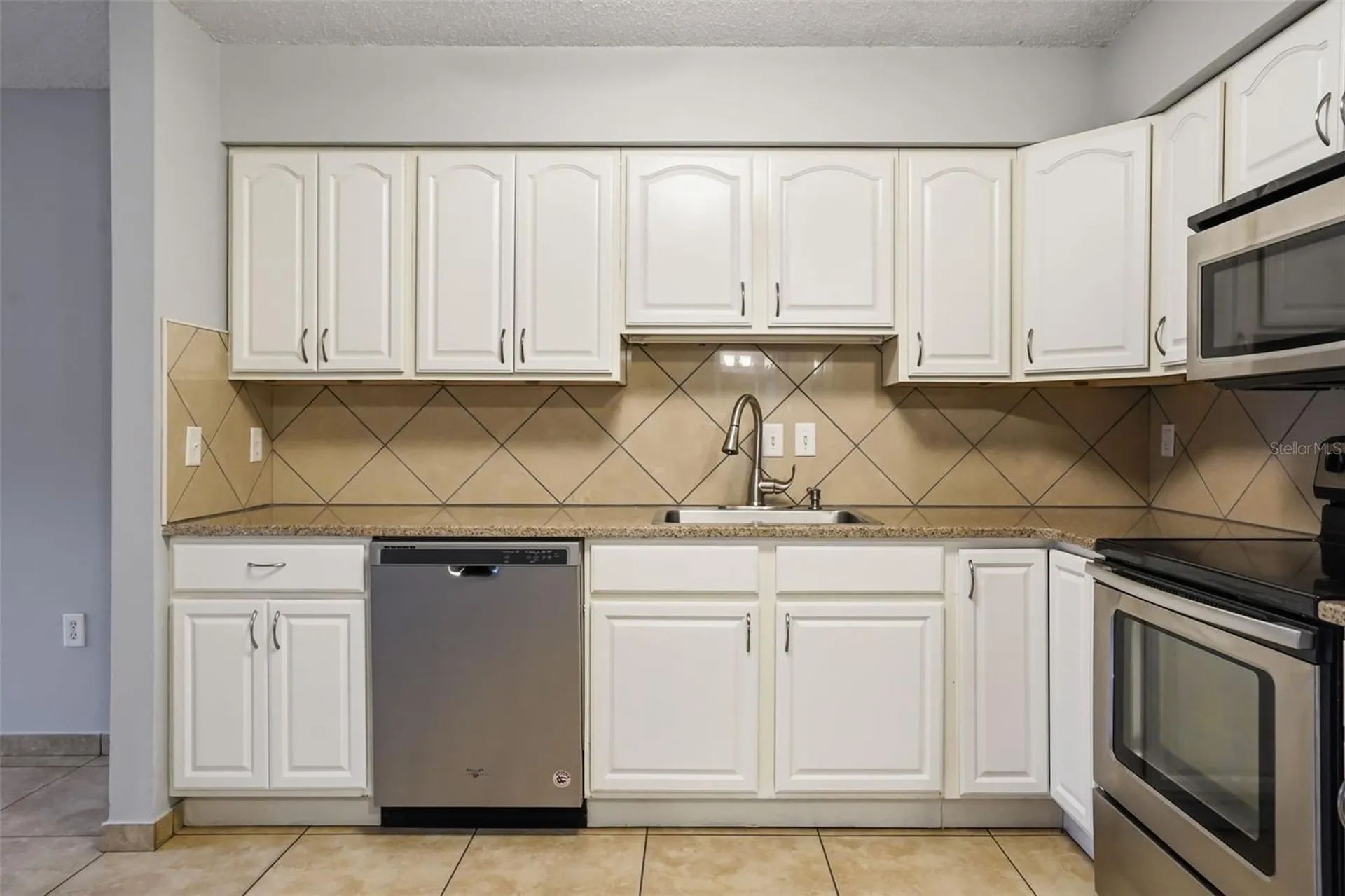 2720 S Sunrise Court Orlando FL 32806