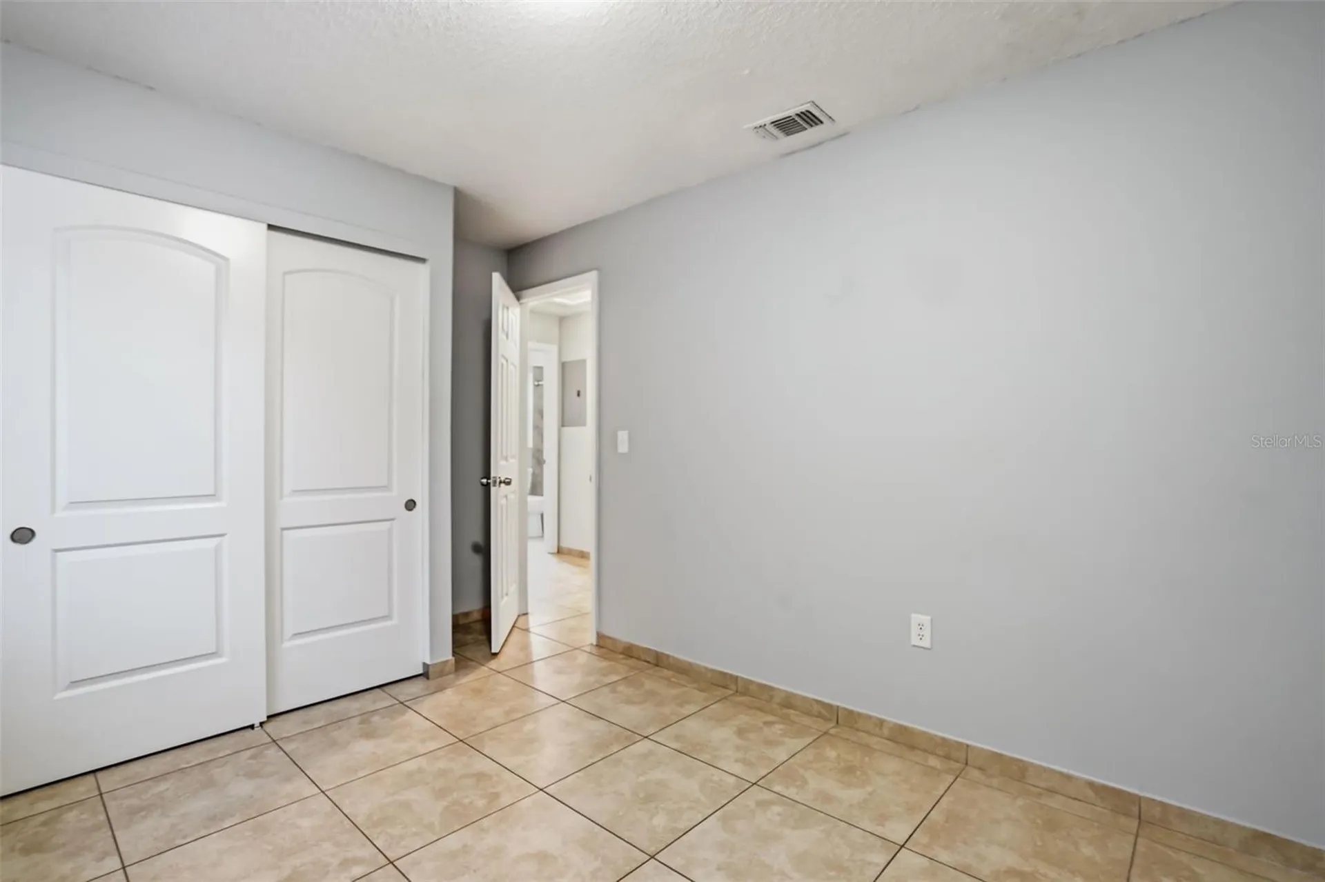2720 S Sunrise Court Orlando FL 32806