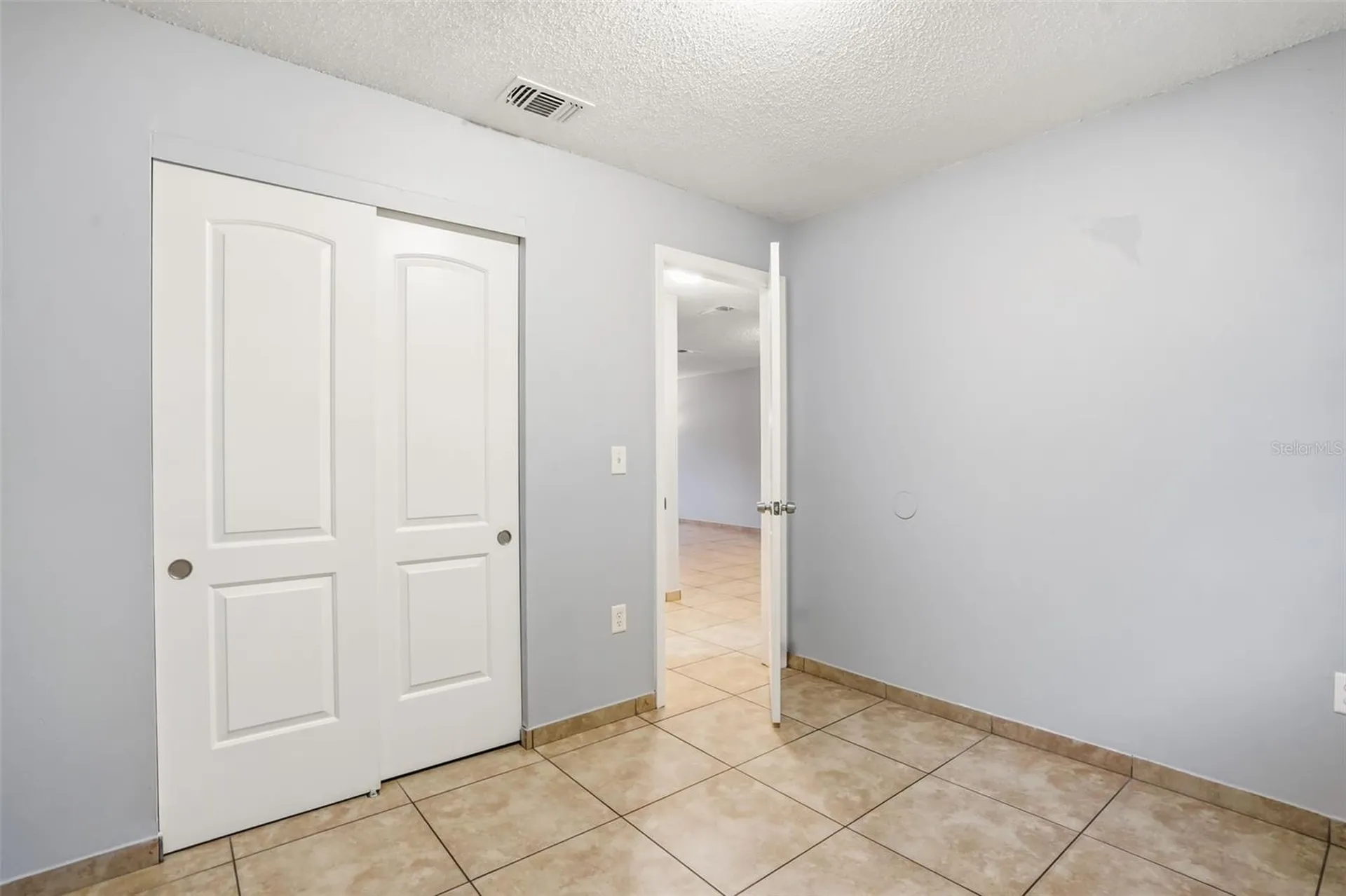 2720 S Sunrise Court Orlando FL 32806