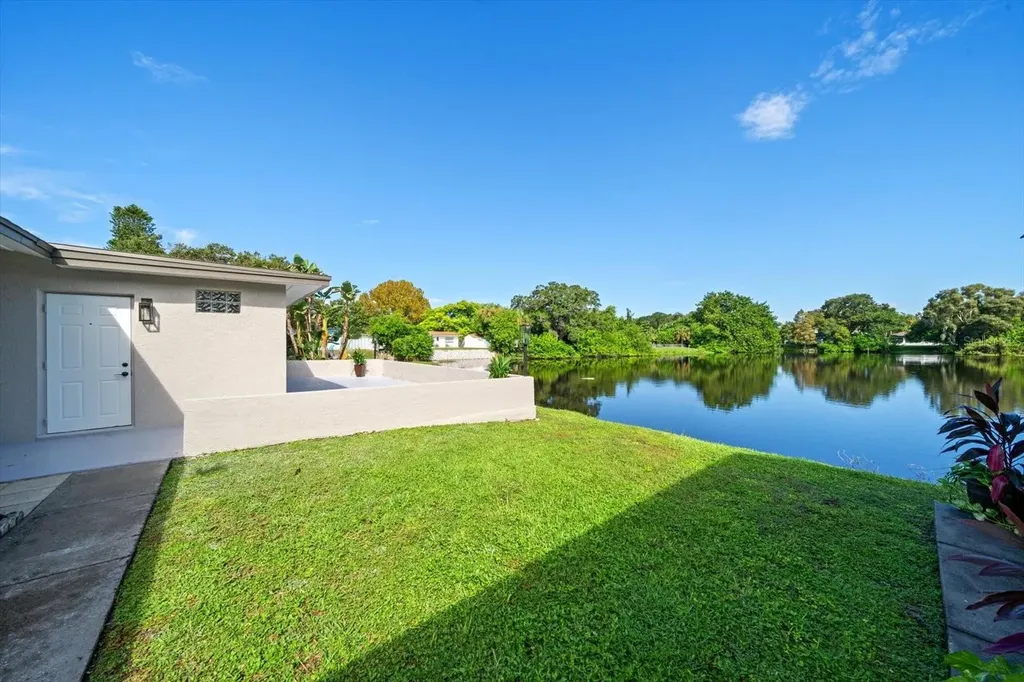 1163 60th Avenue S St Petersburg FL 33705